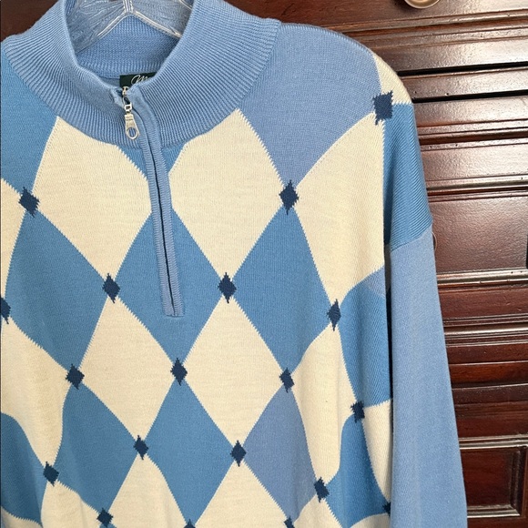 Marbas Blue and Cream Argyle Men's Golf Sweater - Picture 4 of 9